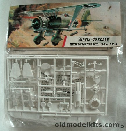 Airfix 1/72 Henschel Hs-123A-1 Dive Bomber - Bagged, 136 plastic model kit